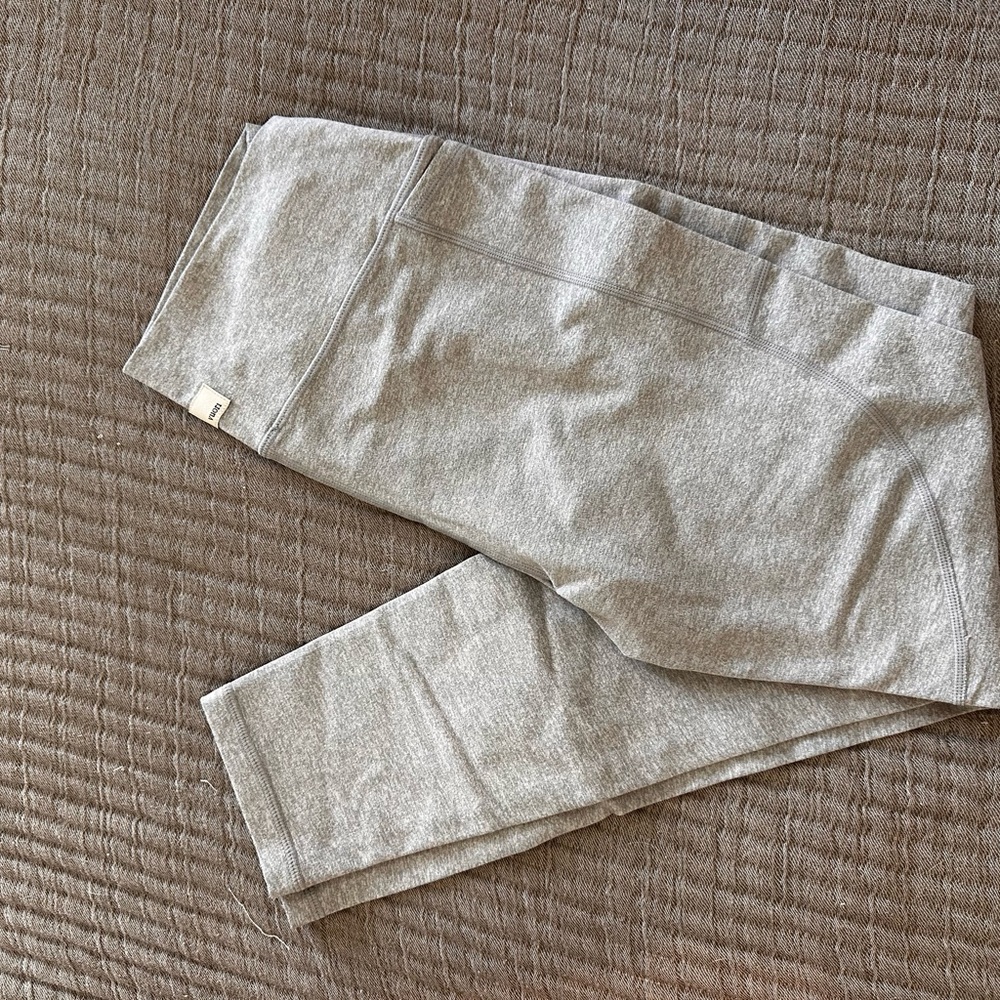 Vuori Women's Gray Leggings